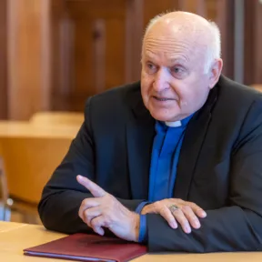„Lehet, hogy a katolikus egyháznak jobban ki kellene állni a migránsokért, az LMBTQ-jogokért, az újraházasodottak jogaiért”