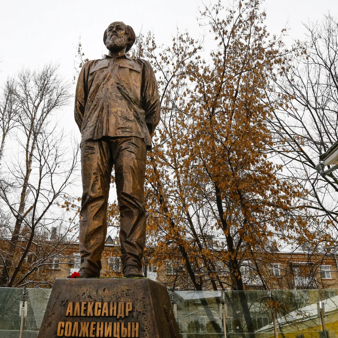 Szolzsenyicin-szobra zavaró lett Oroszországban, Sztáliné már nem az