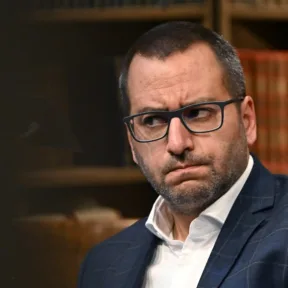 3,8 milliós sérelemdíjat fizet az Igazságügyi Minisztérium az Átlátszónak a Szuverenitásvédelmi Hivatal jogsértése miatt