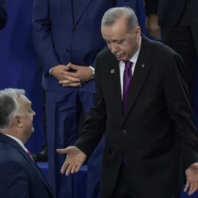 Lendvai Ildikó: Orbán Viktor drága barátai