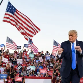 Dobozi István: Donald Trump a félidős választások után – Gyengébb otthon, keményebb külföldön?