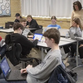 Új szelek fújnak, ismét alkalmazhat erőt a pedagógus a diákkal szemben a dán iskolákban