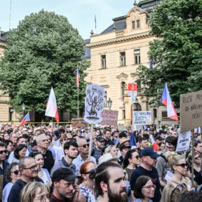 Félti a közmédiát, az orbáni példától tart a cseh ellenzék