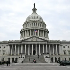 Saját pártja is szembefordult Trumppal az orosz szankciók felfüggesztése miatt