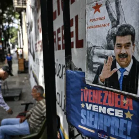 Újabb súlyos váddal néz szembe Nicolás Maduro: politikai ellenfelek kínzásáért is felelhet