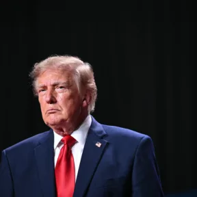 Donald Trump az Atlanti-óceánt is megpróbálta elneveztetni saját magáról