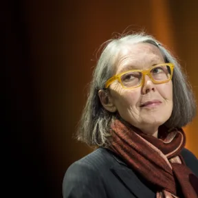 Az ókori görögöktől a kortárs szerelemig – Anne Carson kapta az irodalmi Nobel-díjat