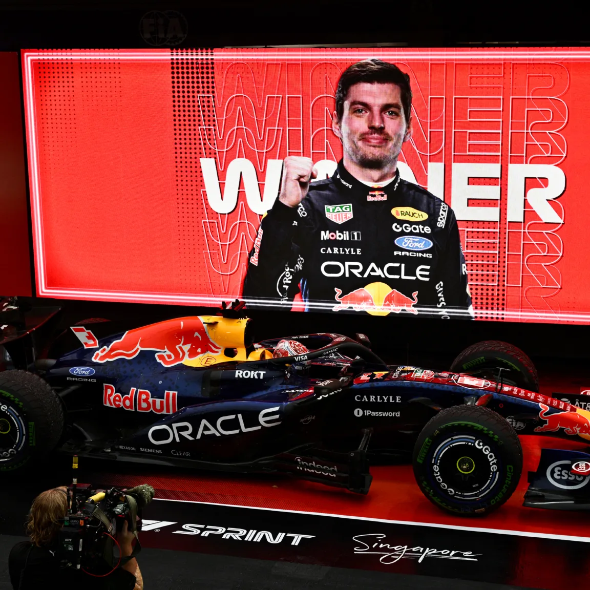 Forma-1: George Russell kiesett az élről, Max Verstappen nyerte a sprintfutamot
