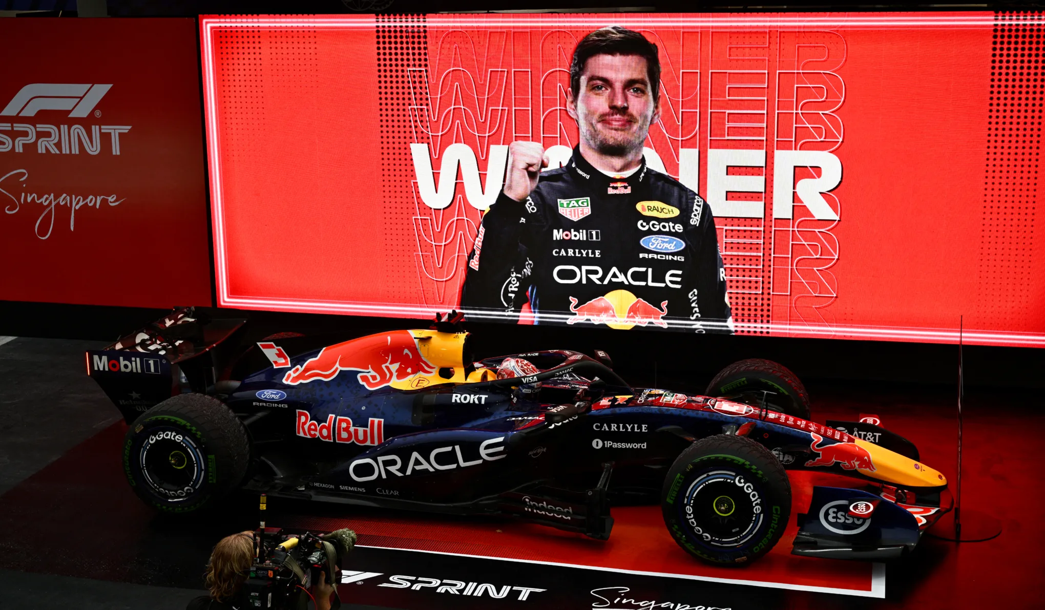 Forma-1: George Russell kiesett az élről, Max Verstappen nyerte a sprintfutamot