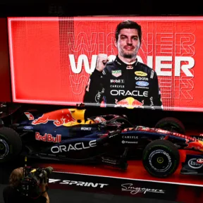 Forma-1: George Russell kiesett az élről, Max Verstappen nyerte a sprintfutamot