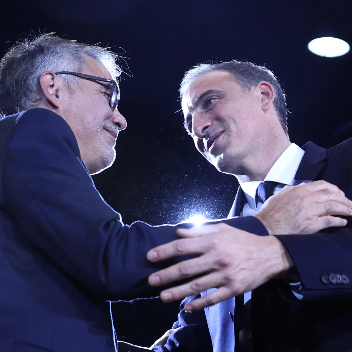 Raphaël Glucksmann fölényesen nyerte az előválasztást, de még nem állt mögé a francia baloldal