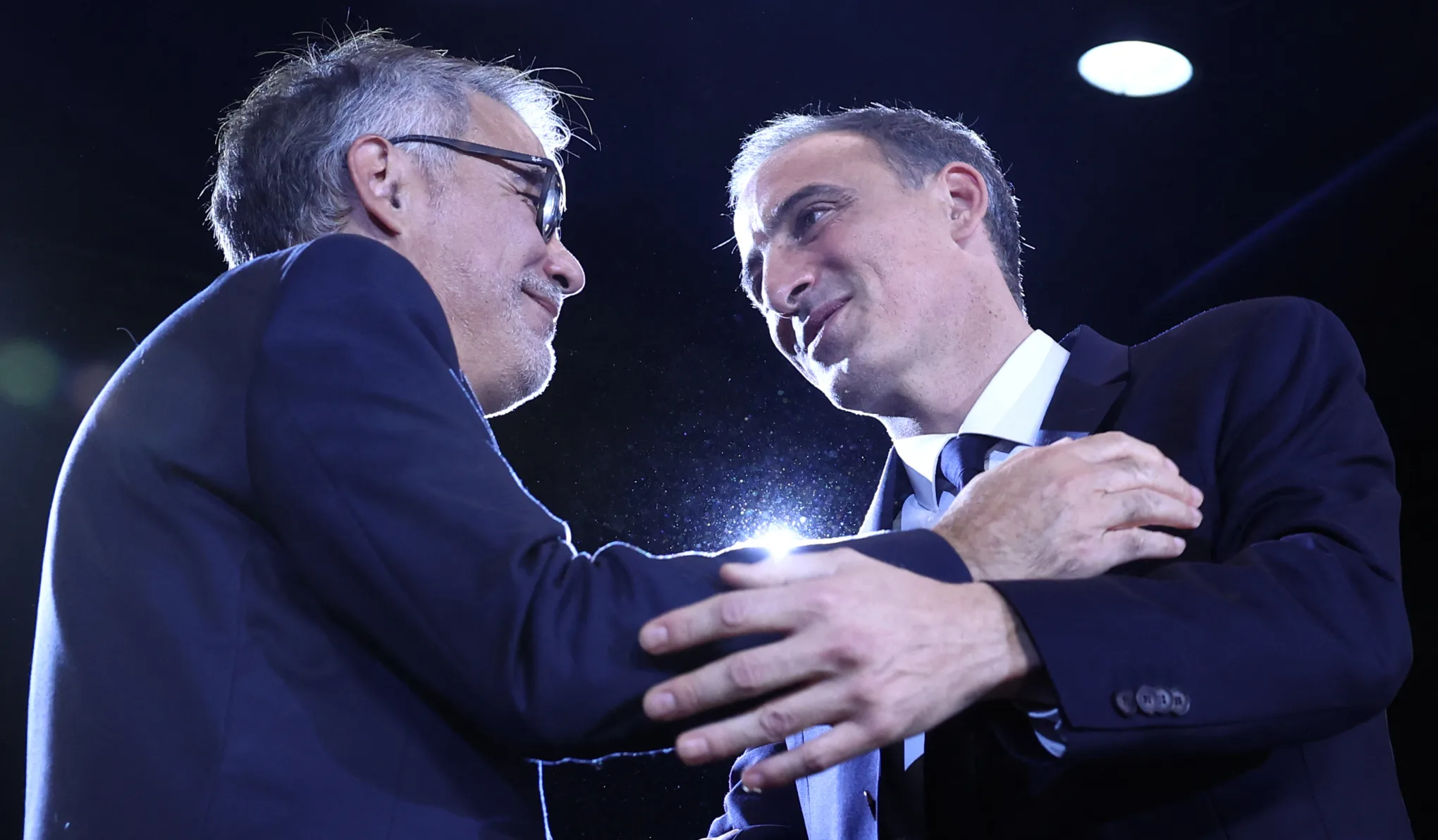 Raphaël Glucksmann fölényesen nyerte az előválasztást, de még nem állt mögé a francia baloldal
