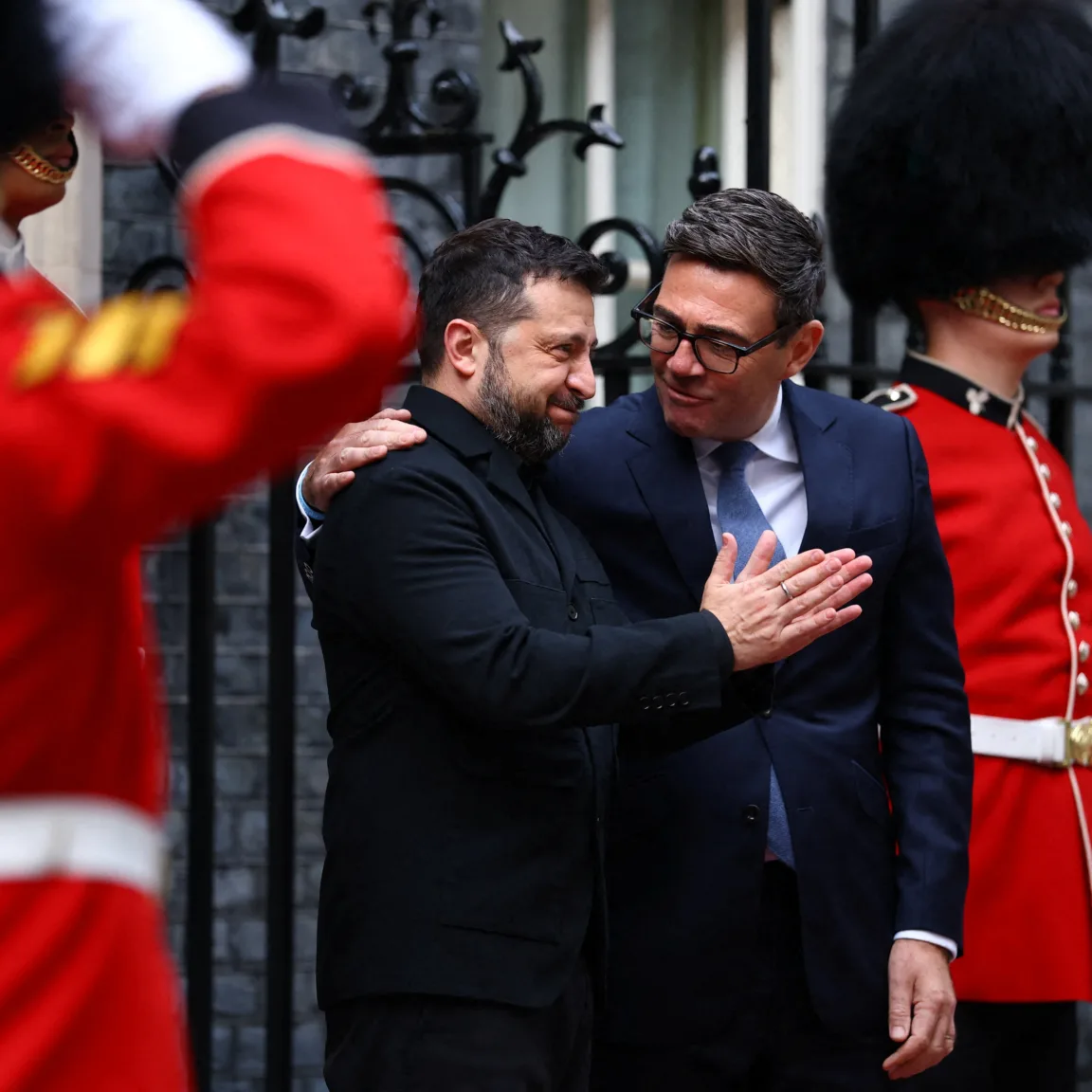 Zelenszkij elárulva érzi magát az Egyesült Államok által, Londonban támogatást ígértek neki