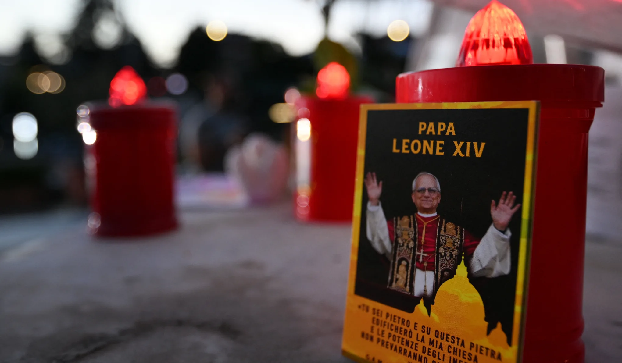 Jól halad XIV. Leó pápa felépülése a tüdőműtét után, de a teljes szövettanra még várni kell