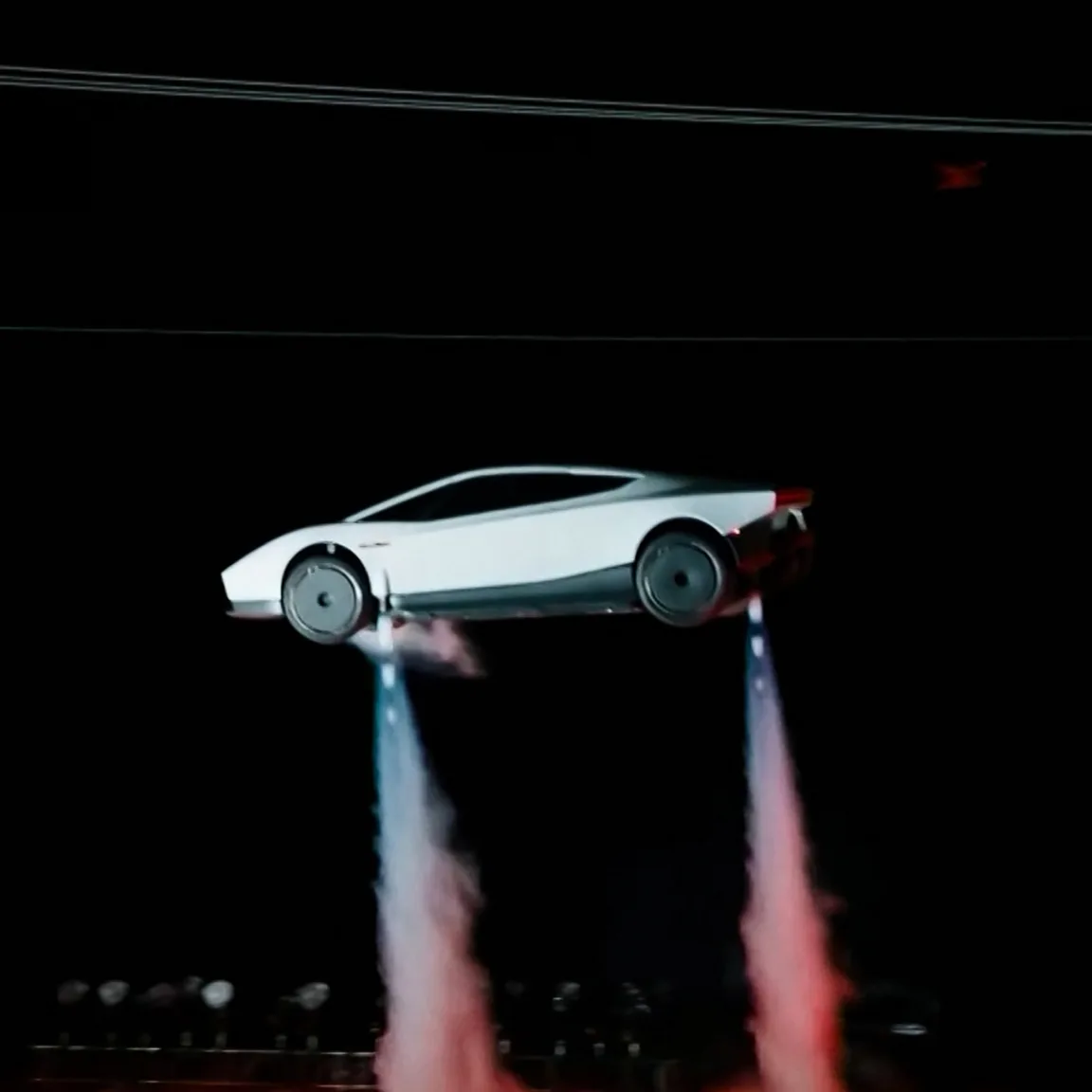 Repül a Tesla új autója, a Roadster