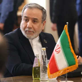 Diplomáciai mentőövet keres Irán, katari közvetítéssel tárgyalna a háború lezárásáról