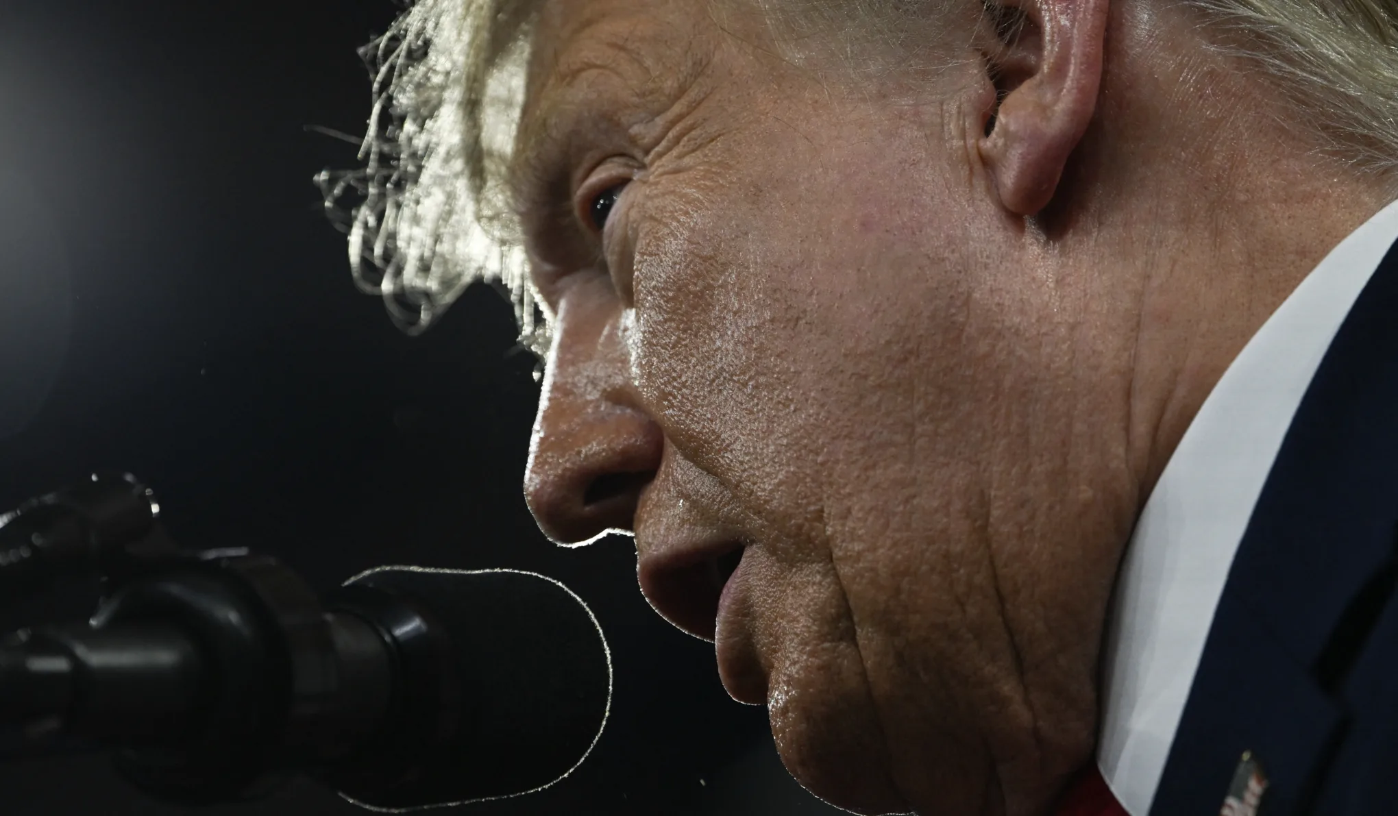 Donald Trump választási spekulációból eltörölte a Kanadát sújtó büntetővámjai egy részét