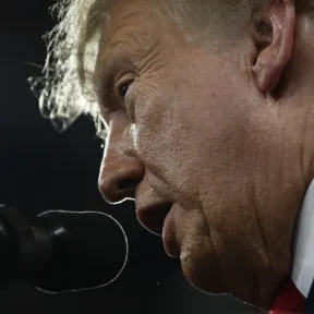Donald Trump választási spekulációból eltörölte a Kanadát sújtó büntetővámjai egy részét