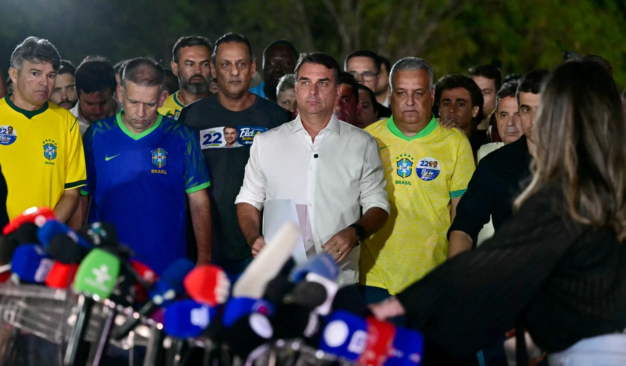 Villámgyorsan le is léphetett Brazíliából Flávio Bolsonaro, miközben már külföldi kampányfinanszírozás gyanújával vizsgálódnak ellene