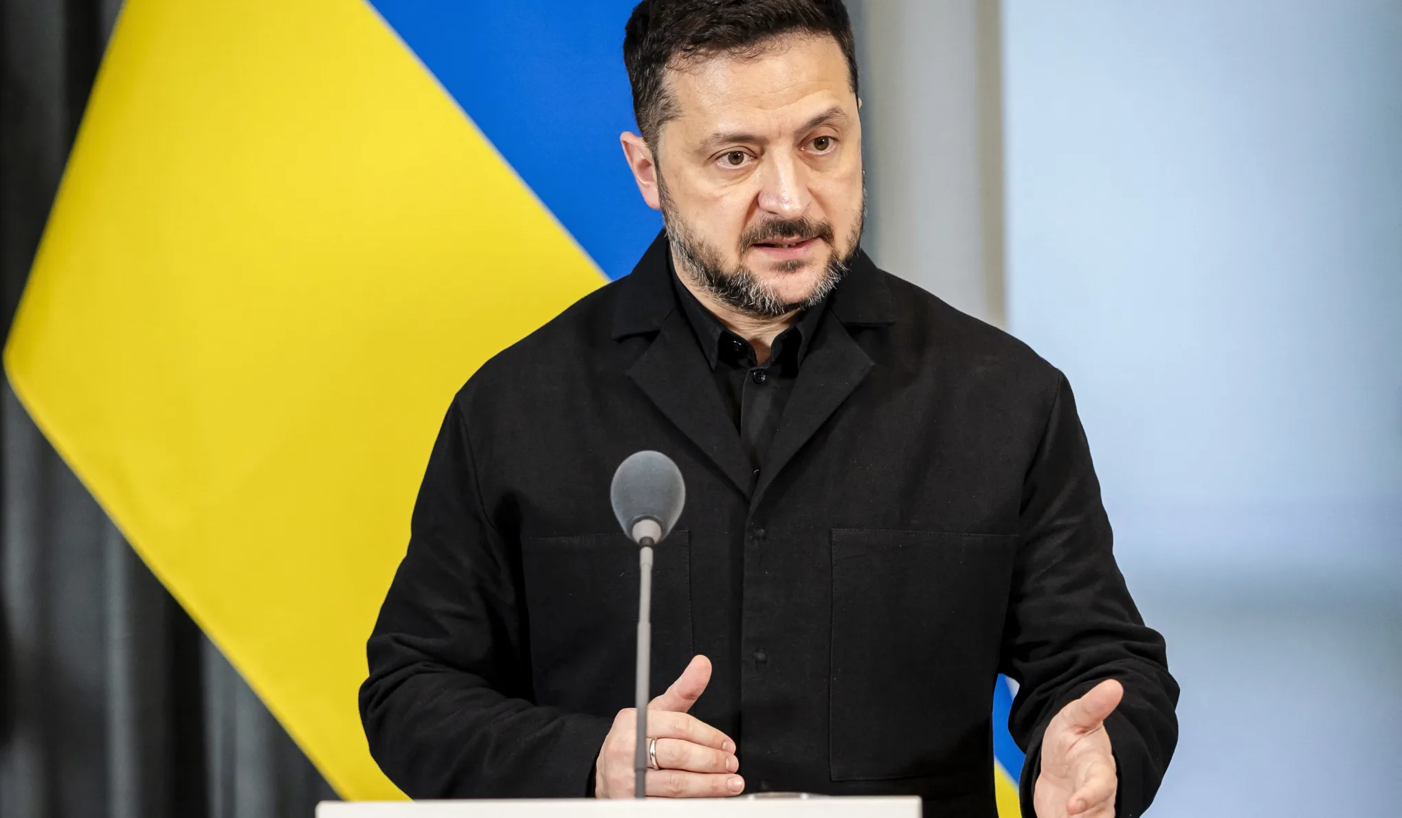 Tizennégy ember meghalt a Dnyipro pályaudvarára mért orosz dróntámadásban, Volodimir Zelenszkij határozott nyugati fellépést követel