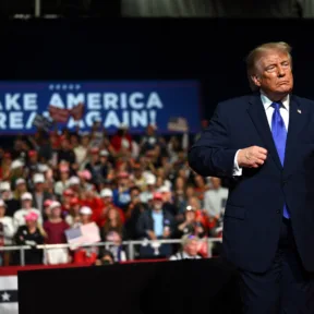 Donald Trump lemondta a személyes részvételét a republikánusok kansasi és iowai kampánygyűlésén