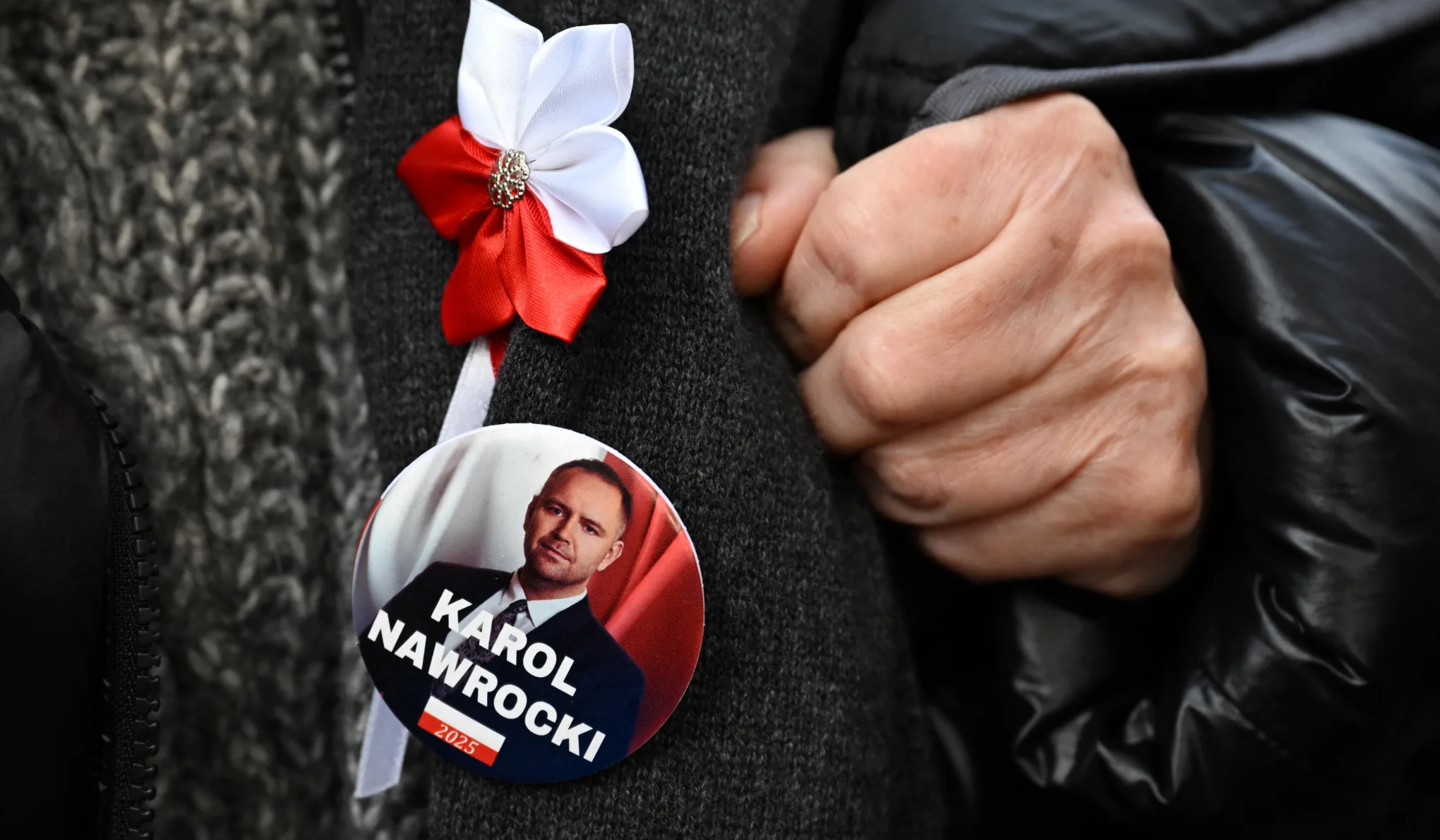 Összetűzésekig fajult a varsói alkotmánybírósági válság, Karol Nawrocki elnök erőszakkal nyomult be az épületbe