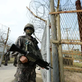 Csaknem egymillió új aknával zárta le Észak-Korea a déli határt