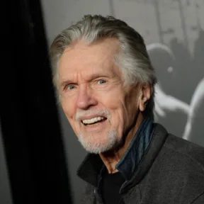 Meghalt Tom Skerritt