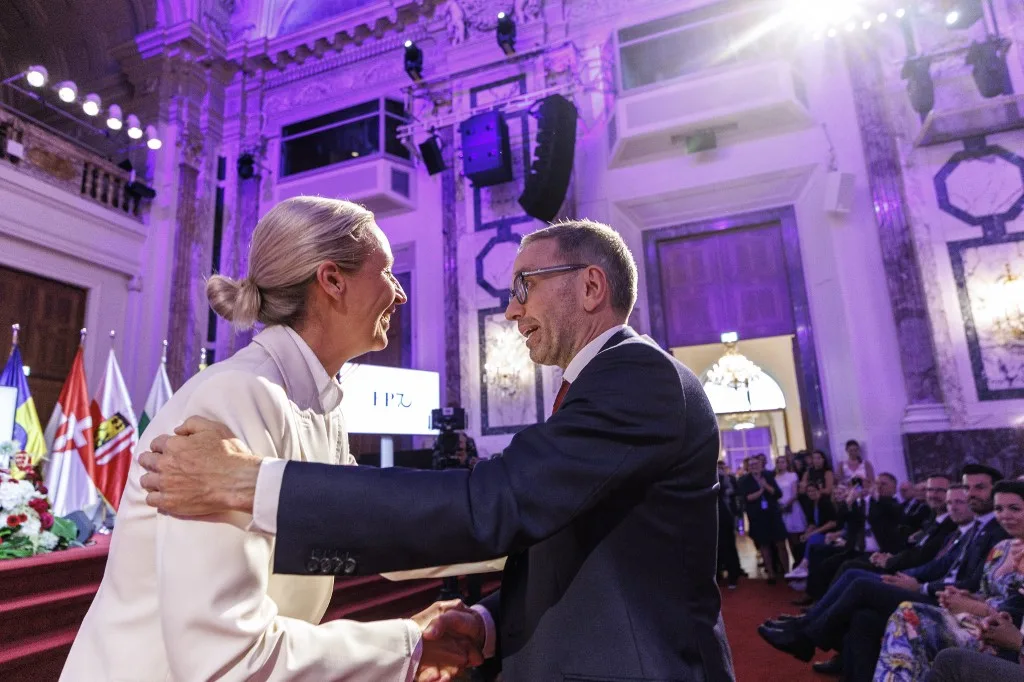 Az osztrák szélsőjobbtól tanulta a hatalmi harcot az AfD vezetése