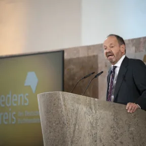 Németországot bírálta a könyvszakma békedíjával kitüntetett Philippe Sands