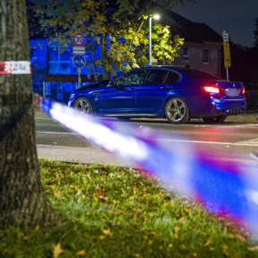 Többen megsérültek, amikor egy BMW szándékosan gázolni kezdett egy Hannover melletti városban