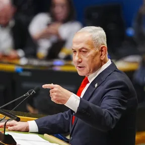 Benjámin Netanjahu szerint több jel is arra utal, hogy Izrael ellenségei támadásra készülnek