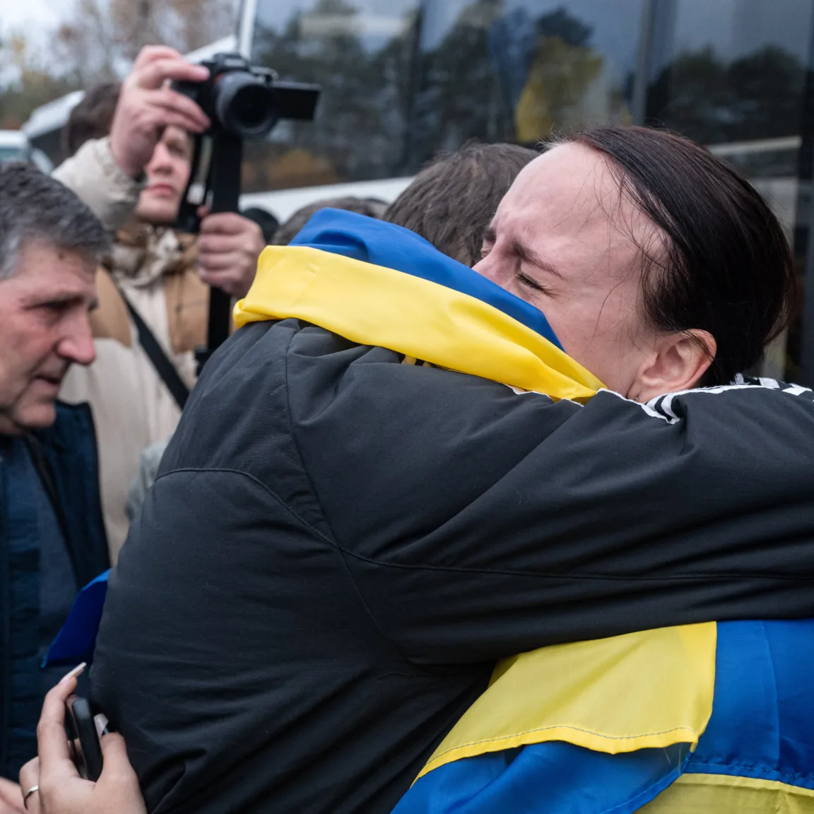 Humanitárius folyosón térhettek haza a rommá lőtt Oleski lakói a belarusz határon át