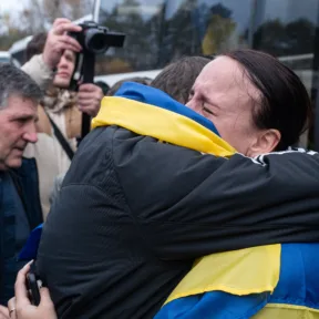 Humanitárius folyosón térhettek haza a rommá lőtt Oleski lakói a belarusz határon át