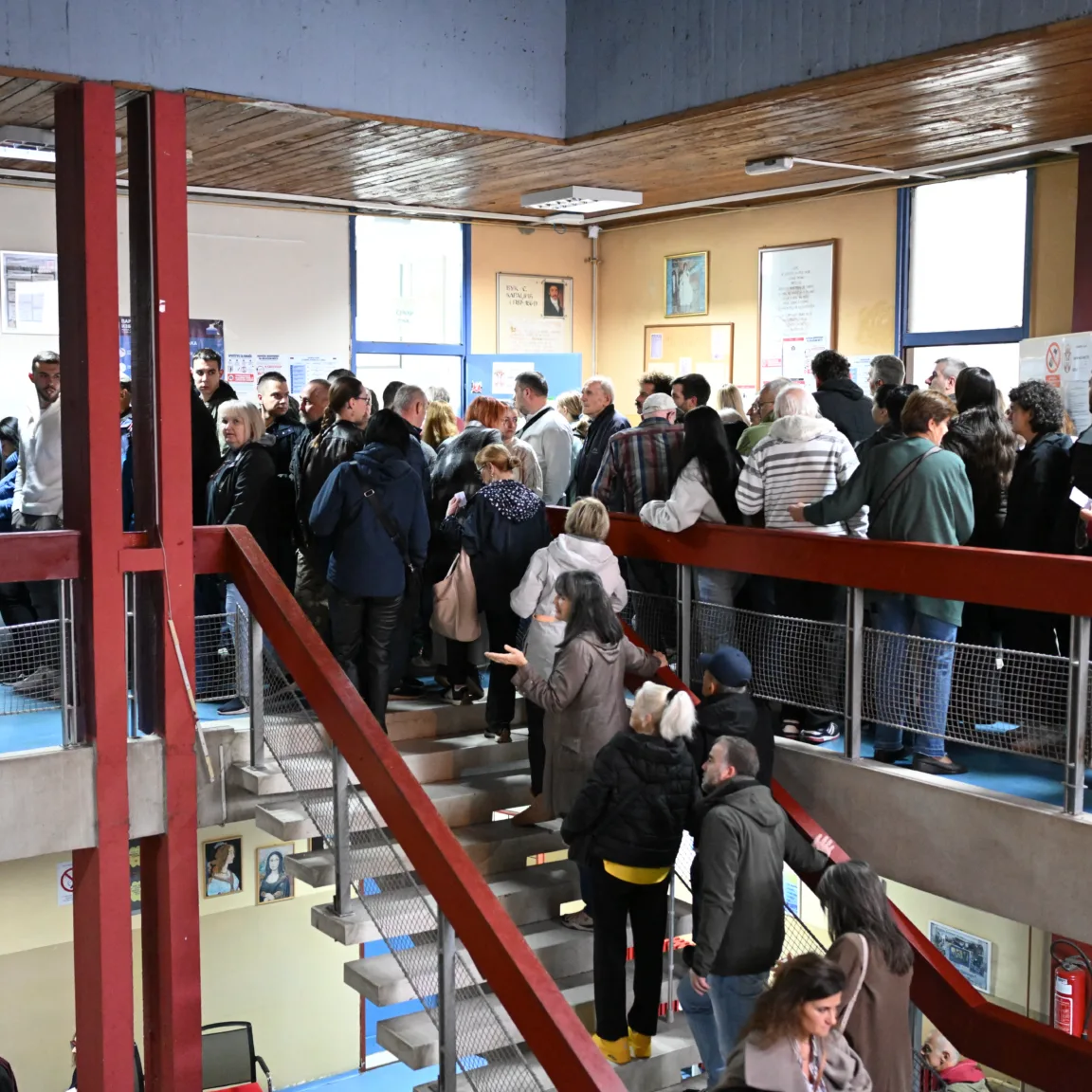 Rengetegen akarnak szavazni, rekordot dönt Szerbiában választási részvételi arány