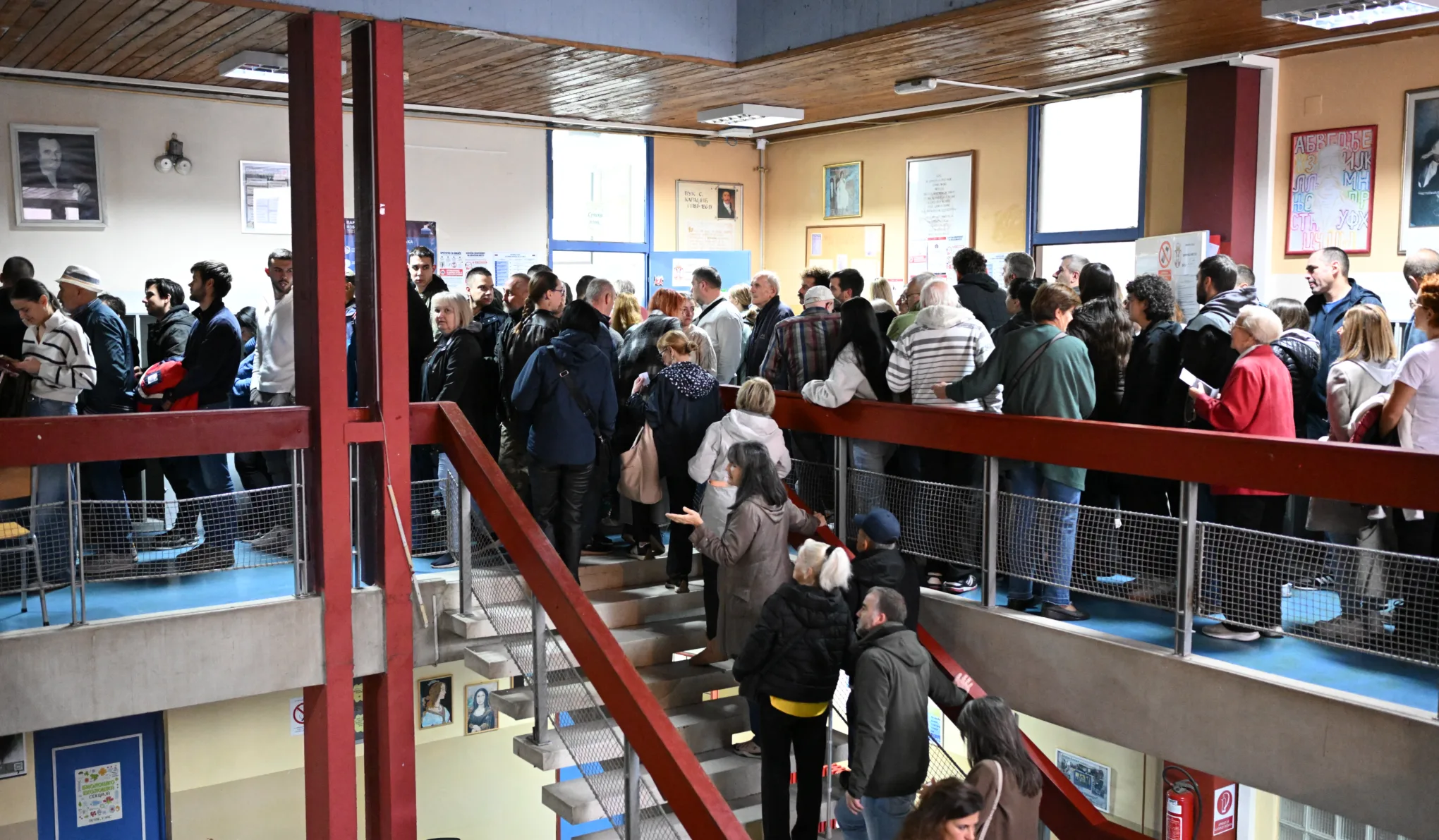 Rengetegen akarnak szavazni, rekordot dönt Szerbiában választási részvételi arány