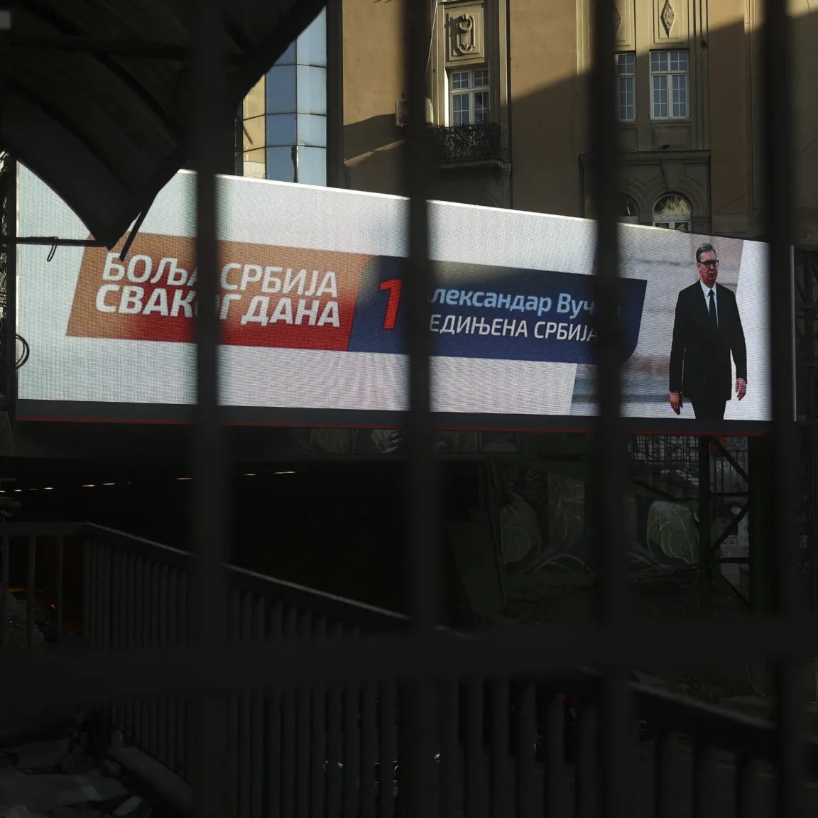 Halálos fenyegetést kapott két újságíró, akik a szerb vezetés maffiakapcsolatairól írtak