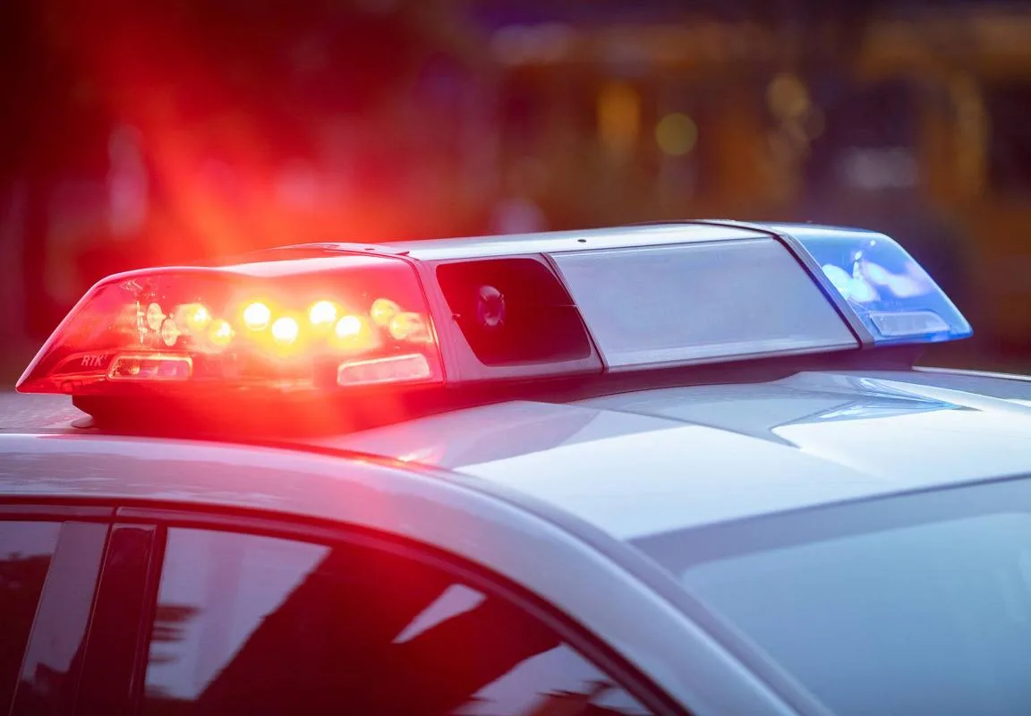 Lövöldözés volt egy oregoni általános iskolában, három gyerek és egy tanár meghalt