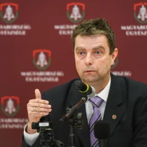 Szerdán meghallgatják Fürcht Pált a végrehajtási visszaéléseket vizsgáló bizottságban