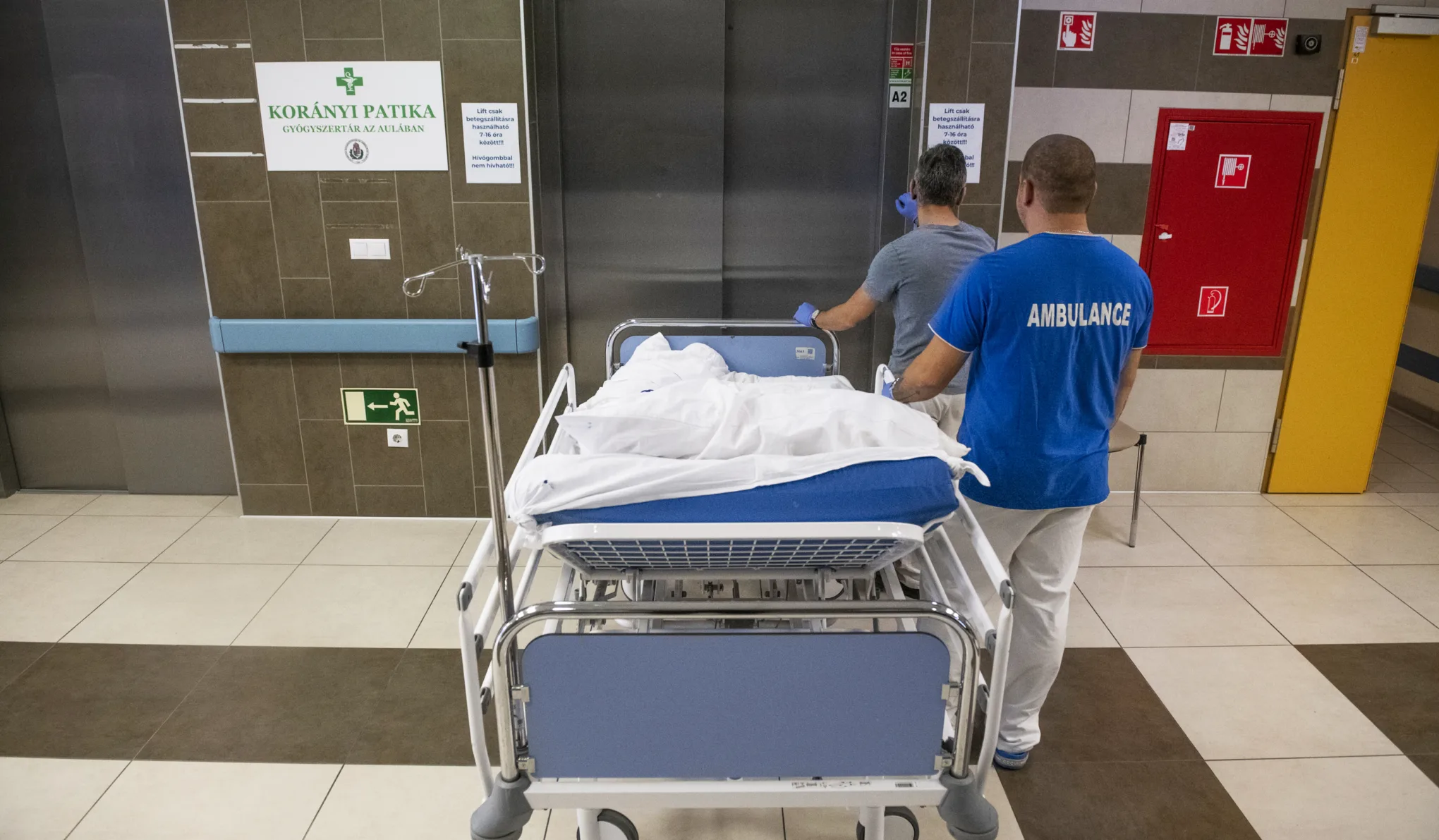 A szakdolgozók továbbra sem tudják, mennyivel emelkedik a bérük, a tárca szerint jó lesz