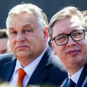A leválthatatlanok alkonya: Orbán után Vučić is megbukott