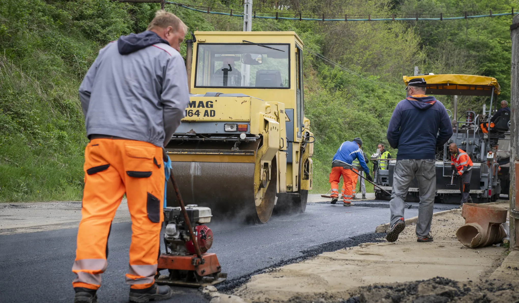 Súlyos hibákat talált az Állami Számvevőszék, EU-s milliárdokból vettek munkagépeket, amelyek aztán alig dolgoztak