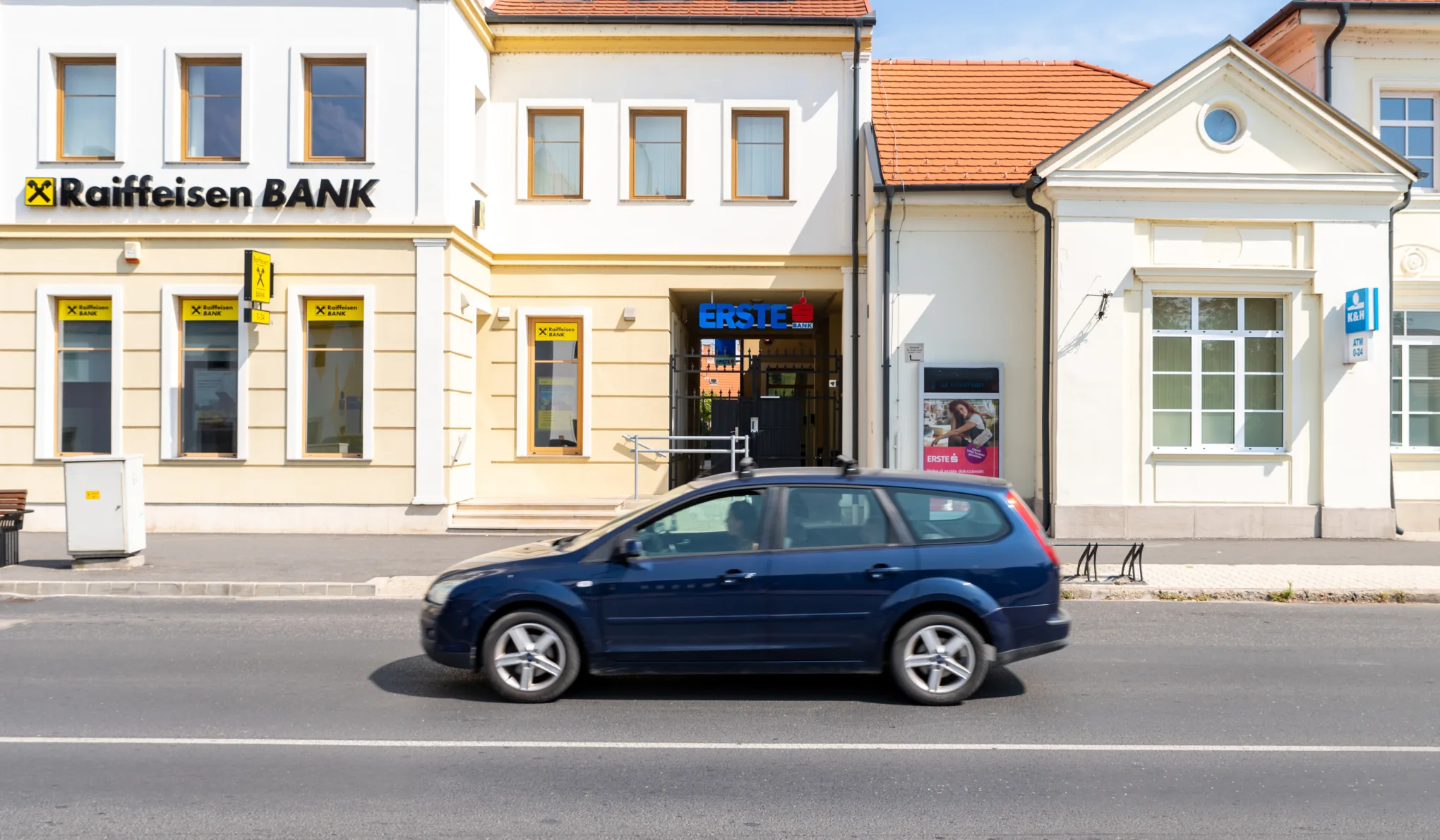Háromszorosára emeli a kormány az illetékmentes átutalások összeghatárát