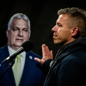 Orbán Viktort a hatalom, Magyar Pétert a népszerűség hajtja