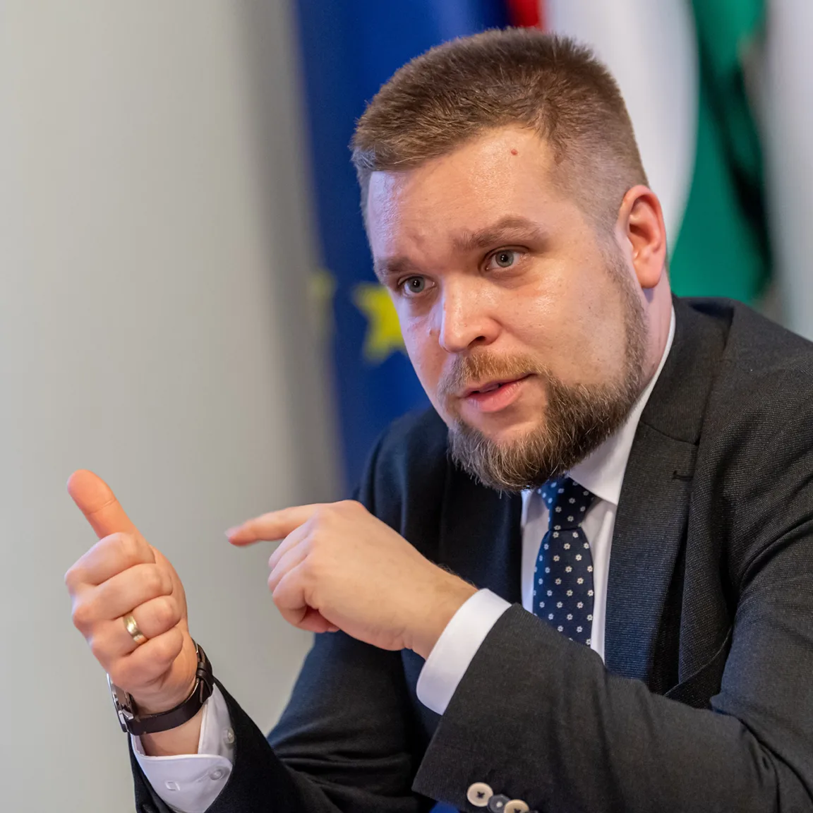 Pintér Bence alkotmánymódosítást kezdeményez, hogy népszavazással vissza lehessen hívni a képviselő-testületeket