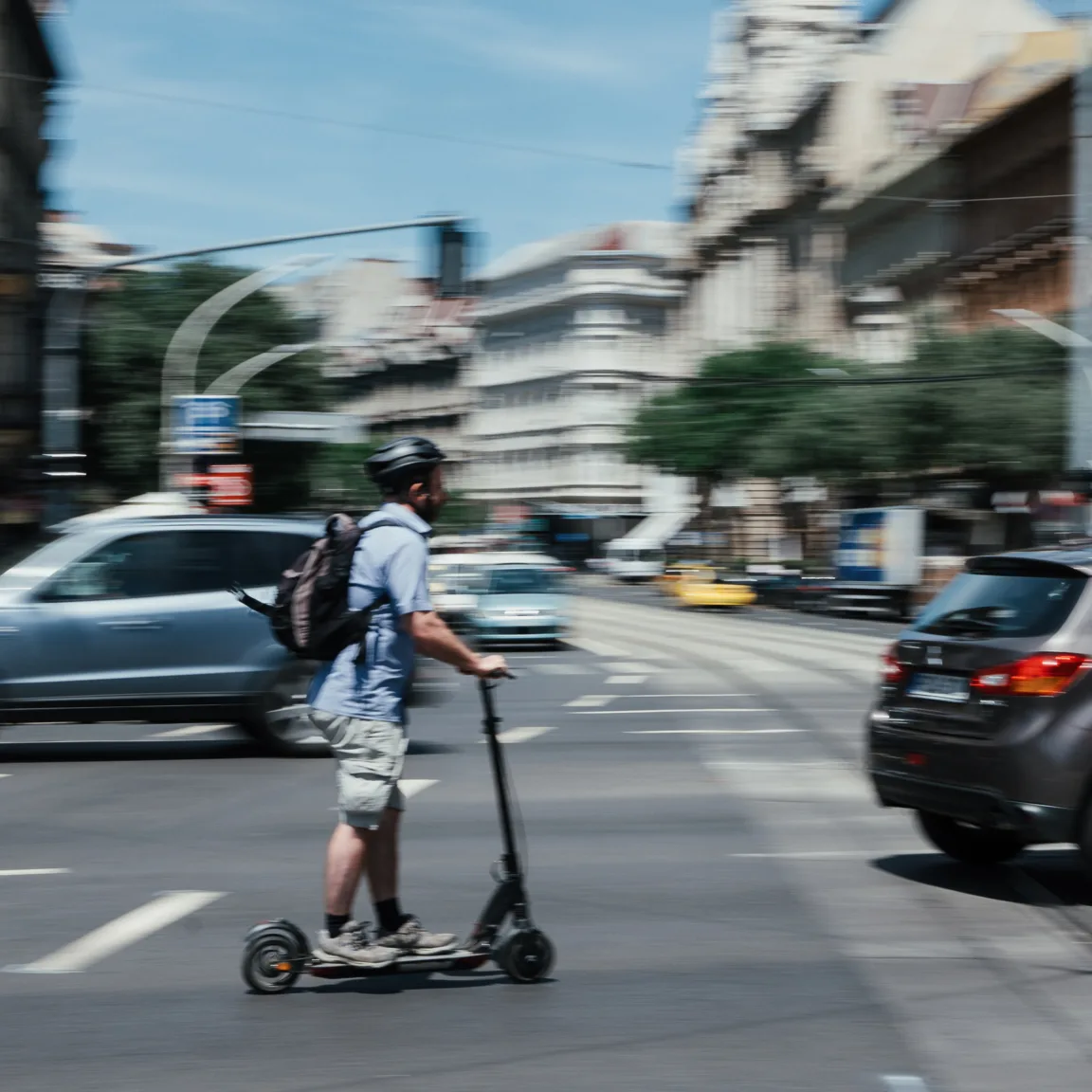 Magyar Péter: A motoros roller külön járműkategória lesz a KRESZ-ben