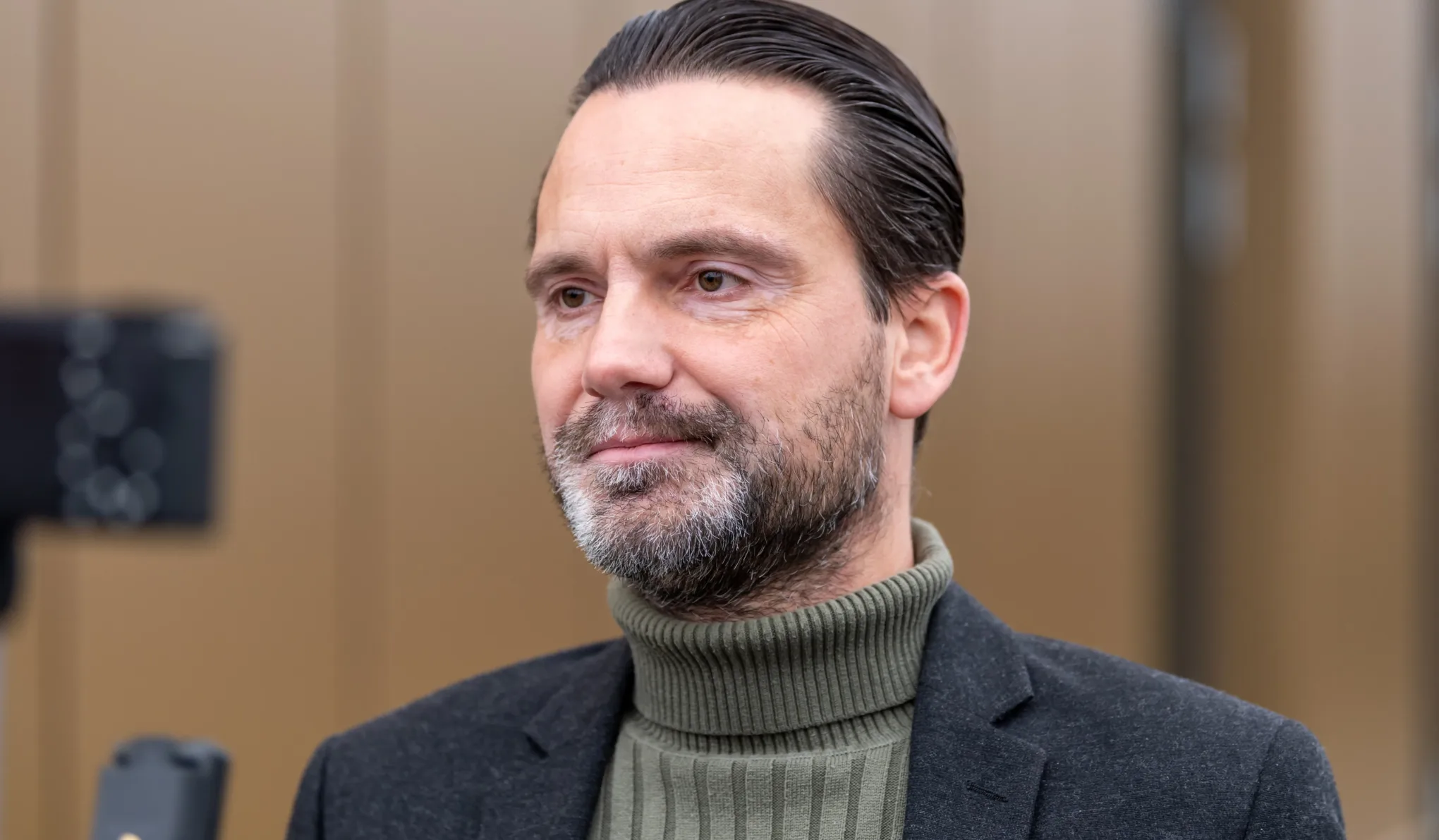 Meghosszabbította az eljárási határidőt Havasi Bertalan illetményigénye ügyében a döntőbizottság