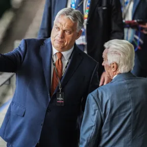 Évek óta Orbán Viktor családjának a bányájából szállítják a köveket az iváncsai akkugyár építéséhez