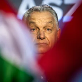 Orbán Viktor visszatért Franciaországból