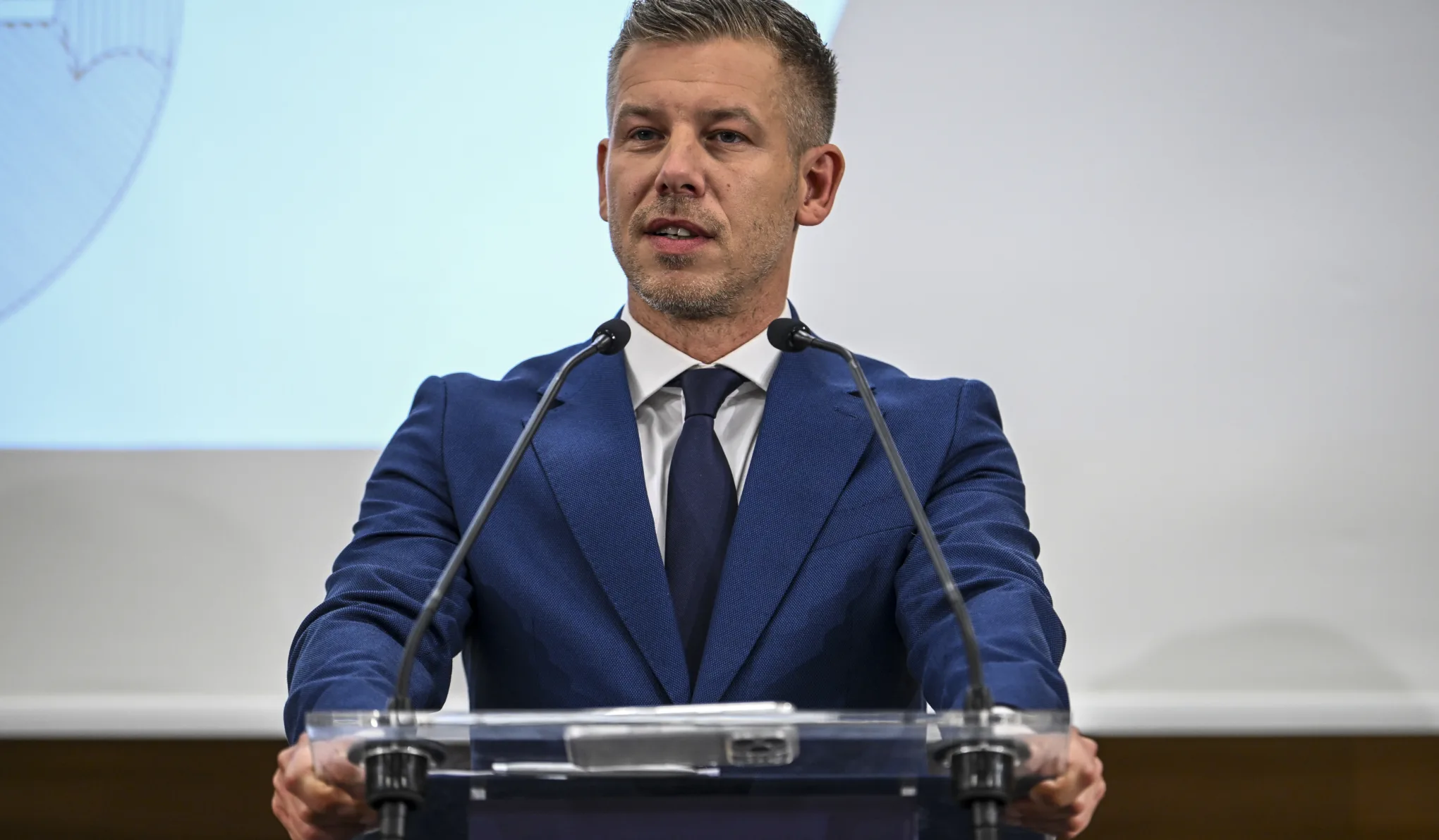 Magyar Péter bejelentette, jön a vagyonadó és az egyszerűbb, de a nagyobb terhet jelentő kata is